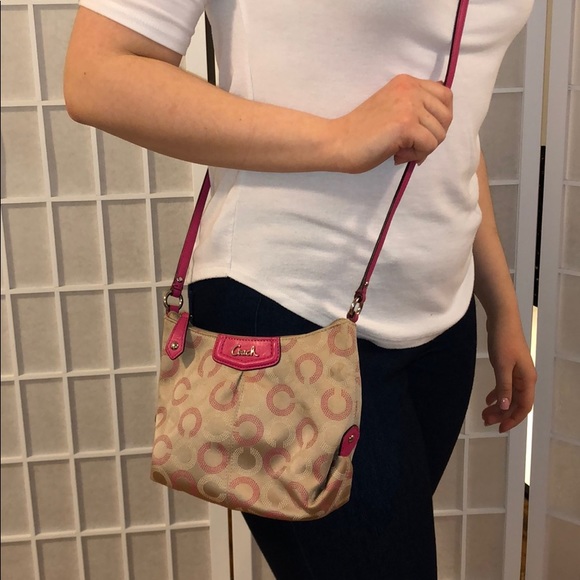 Coach Signature C Crossbody - Picture 1 of 8